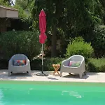 Le Castel Penzion Nîmes