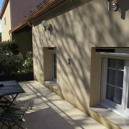 بيت ضيافة Le Castel 3*