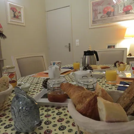 Le Castel بيت ضيافة